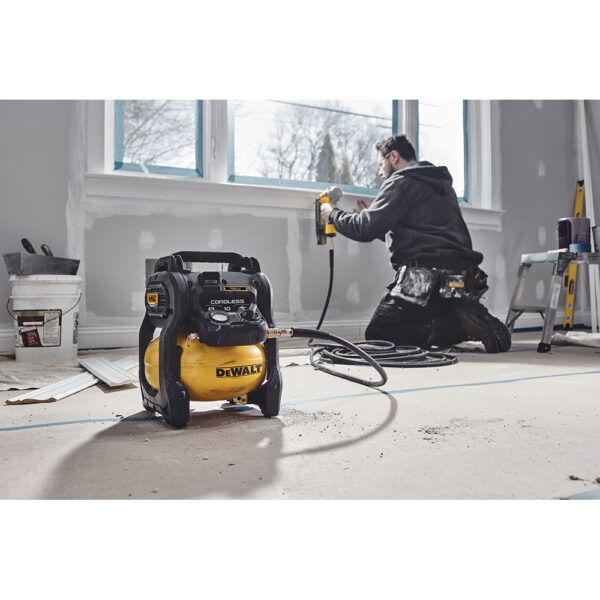 Dewalt DCC1018N-XJ 18V XR FlexVolt Kompressor - Naken i pappeske - Bilde 4